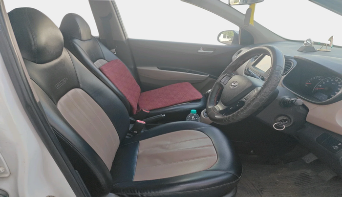 2017 Hyundai Grand i10 SPORTZ 1.2 KAPPA VTVT, Petrol, Manual, 1,21,278 km, interior