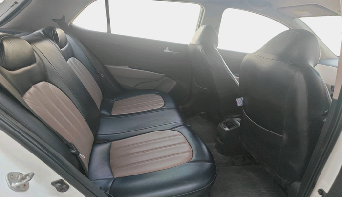 2017 Hyundai Grand i10 SPORTZ 1.2 KAPPA VTVT, Petrol, Manual, 1,21,278 km, interior