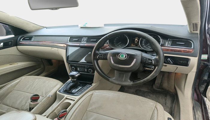 2011 Skoda Superb ELEGANCE 2.0 TDI CR AT, Diesel, Automatic, 2,00,591 km, interior