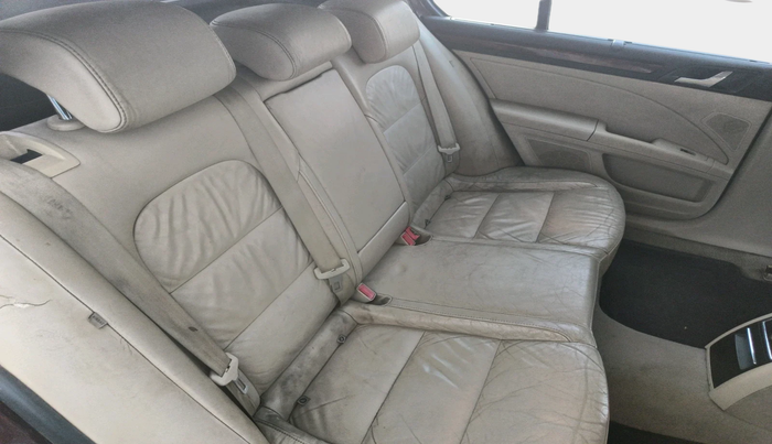 2011 Skoda Superb ELEGANCE 2.0 TDI CR AT, Diesel, Automatic, 2,00,591 km, interior