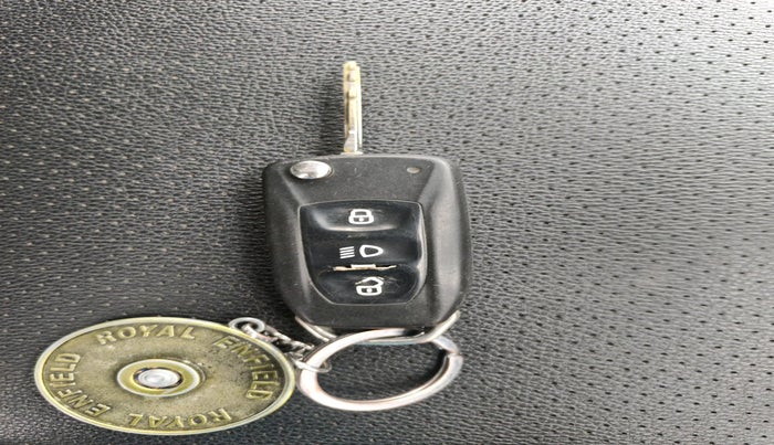 2017 Tata Hexa XT 4X2 7 STR, Diesel, Manual, 1,00,913 km, interior