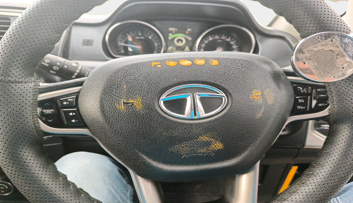 2017 Tata Hexa XT 4X2 7 STR, Diesel, Manual, 1,00,913 km, interior