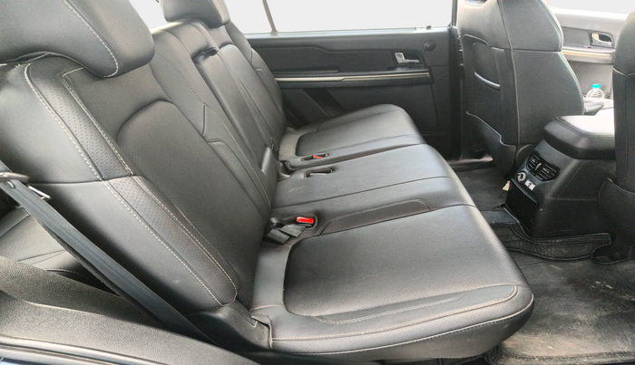 2017 Tata Hexa XT 4X2 7 STR, Diesel, Manual, 1,00,913 km, interior