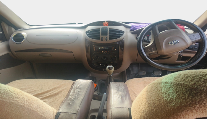 2013 Mahindra Xylo H9 BS IV, Diesel, Manual, 1,18,006 km, interior