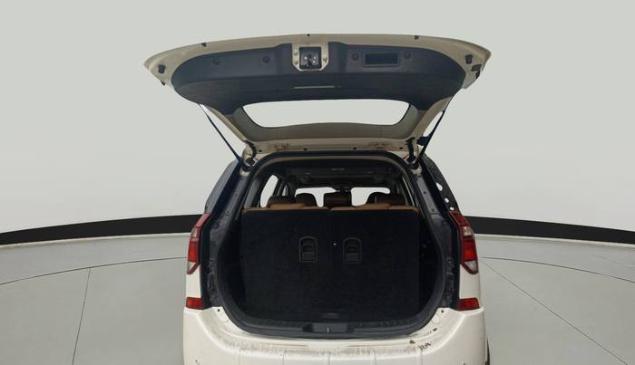 2019 Mahindra XUV500 W11, Diesel, Manual, 65,185 km, exterior