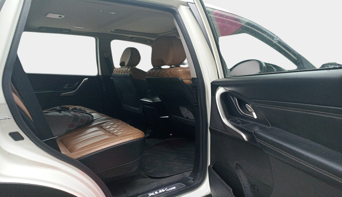 2019 Mahindra XUV500 W11, Diesel, Manual, 65,185 km, interior
