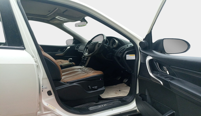 2019 Mahindra XUV500 W11, Diesel, Manual, 65,185 km, interior