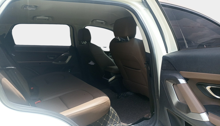 2019 Tata Harrier XZ 2.0L, Diesel, Manual, 1,01,779 km, interior