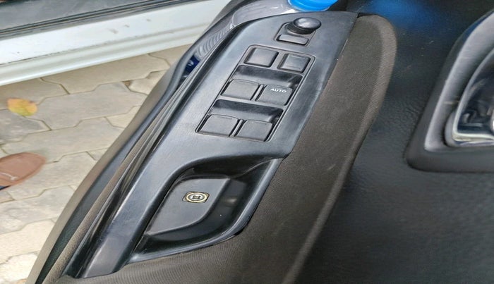 2015 Maruti Swift VDI, Diesel, Manual, 1,91,356 km, interior