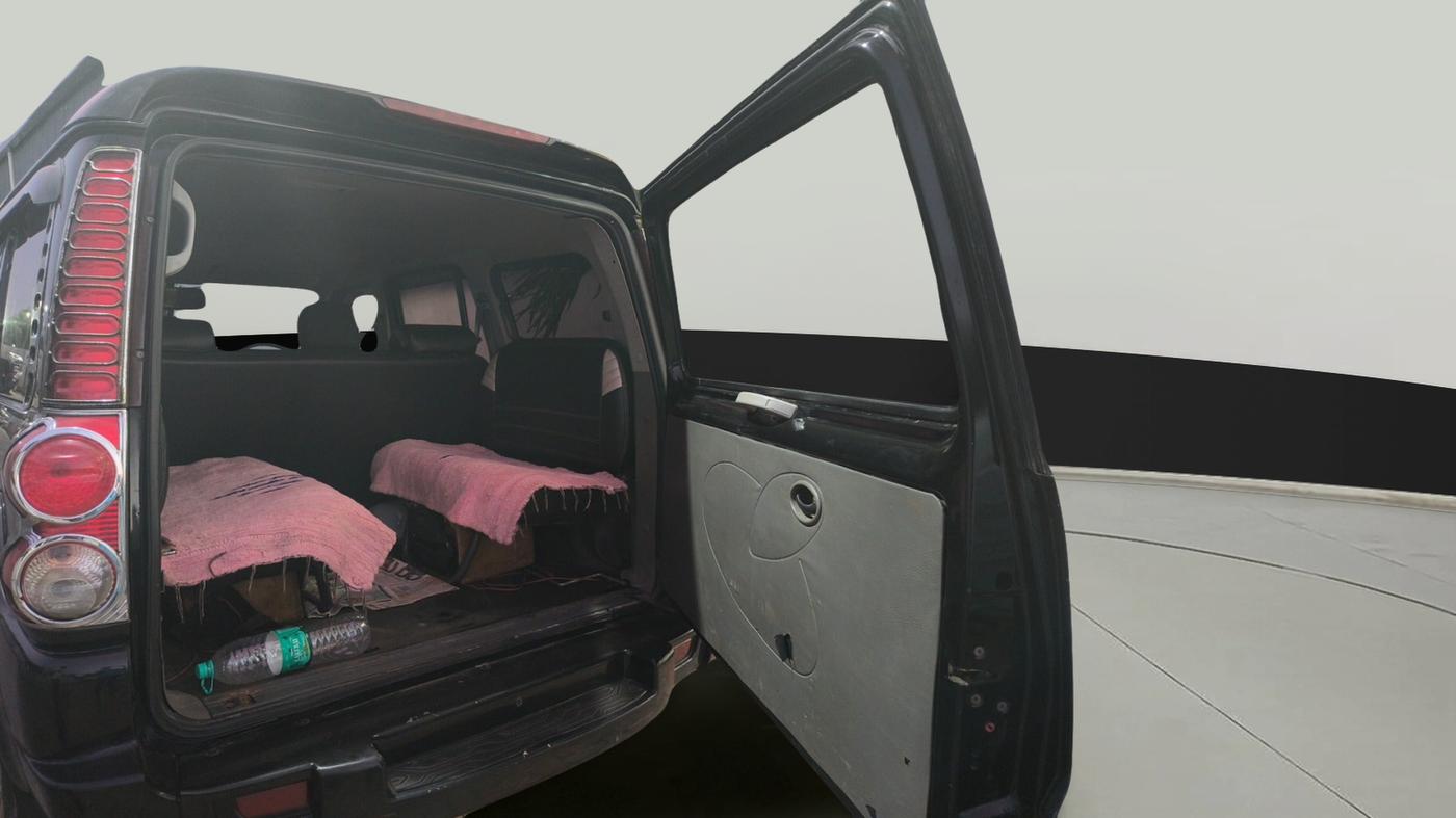 2011 Mahindra Scorpio SLE, Diesel, Manual, 2,03,200 km, exterior