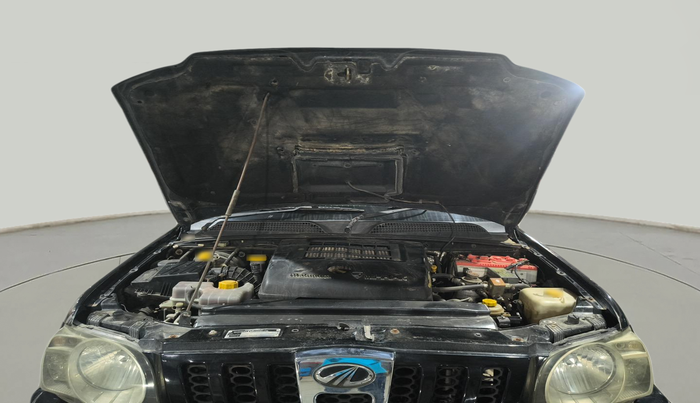 2011 Mahindra Scorpio SLE, Diesel, Manual, 2,03,197 km, exterior