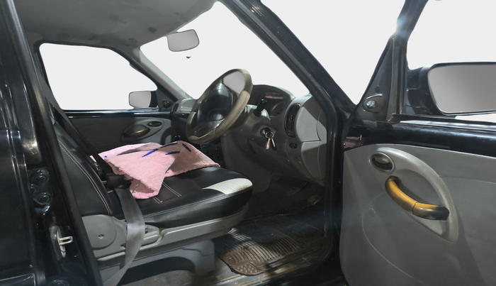 2011 Mahindra Scorpio SLE, Diesel, Manual, 2,03,197 km, interior