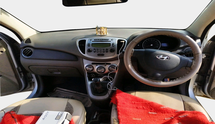 2014 Hyundai i10 SPORTZ 1.1, Petrol, Manual, 1,12,838 km, interior