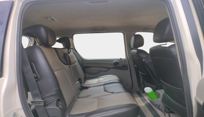 2016 Mahindra NUVOSPORT N8, Diesel, Manual, 1,23,338 km, interior