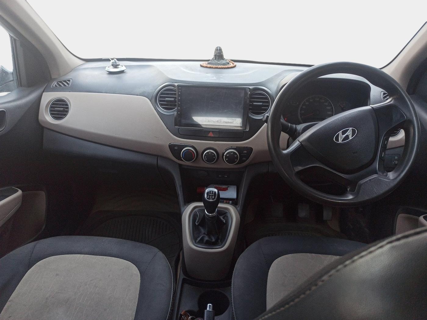 2015 Hyundai Grand i10 SPORTZ 1.2 KAPPA VTVT, Petrol, Manual, 45,563 km, interior