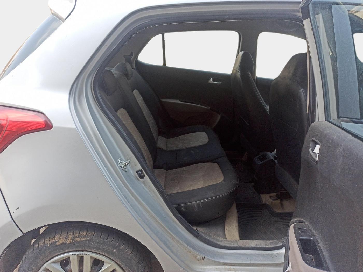 2015 Hyundai Grand i10 SPORTZ 1.2 KAPPA VTVT, Petrol, Manual, 45,563 km, interior