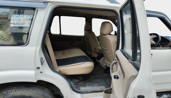 2014 Mahindra Scorpio VLX 2WD, Diesel, Manual, 1,16,587 km, interior