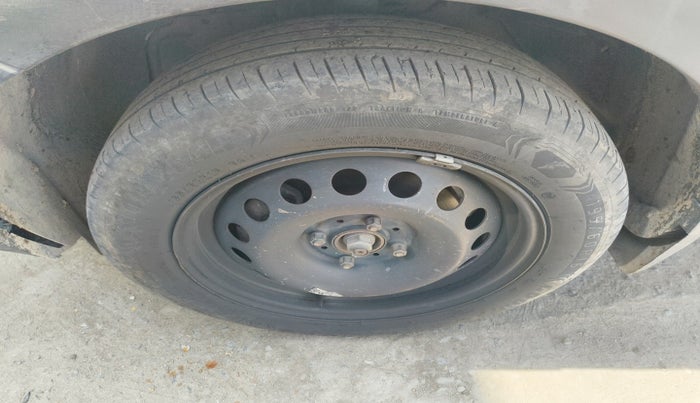 2021 Tata NEXON XM SUNROOF PETROL, Petrol, Manual, 1,11,462 km, tyre