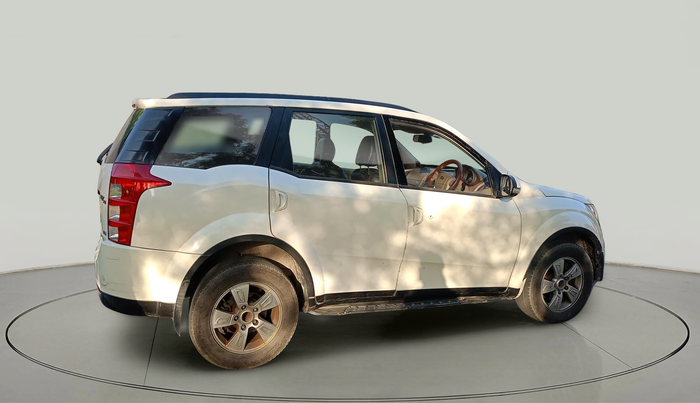 2015 Mahindra XUV500 W8, Diesel, Manual, 1,35,331 km, exterior