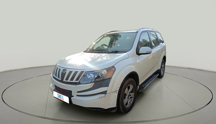 2015 Mahindra XUV500 W8, Diesel, Manual, 1,35,331 km, exterior