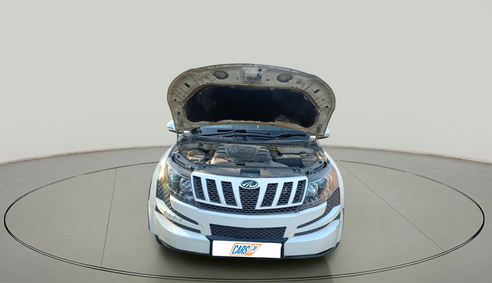 2015 Mahindra XUV500 W8, Diesel, Manual, 1,35,331 km, exterior