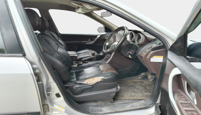2014 Mahindra XUV500 W8, Diesel, Manual, 1,01,067 km, interior