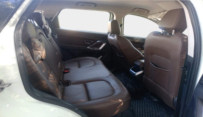 2019 Tata Harrier XZ 2.0L, Diesel, Manual, 10,37,788 km, interior