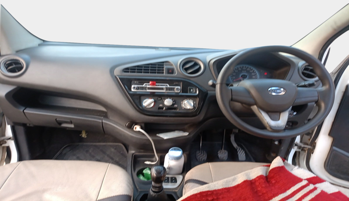 2017 Datsun Redi Go T (O), Petrol, Manual, 1,00,880 km, interior