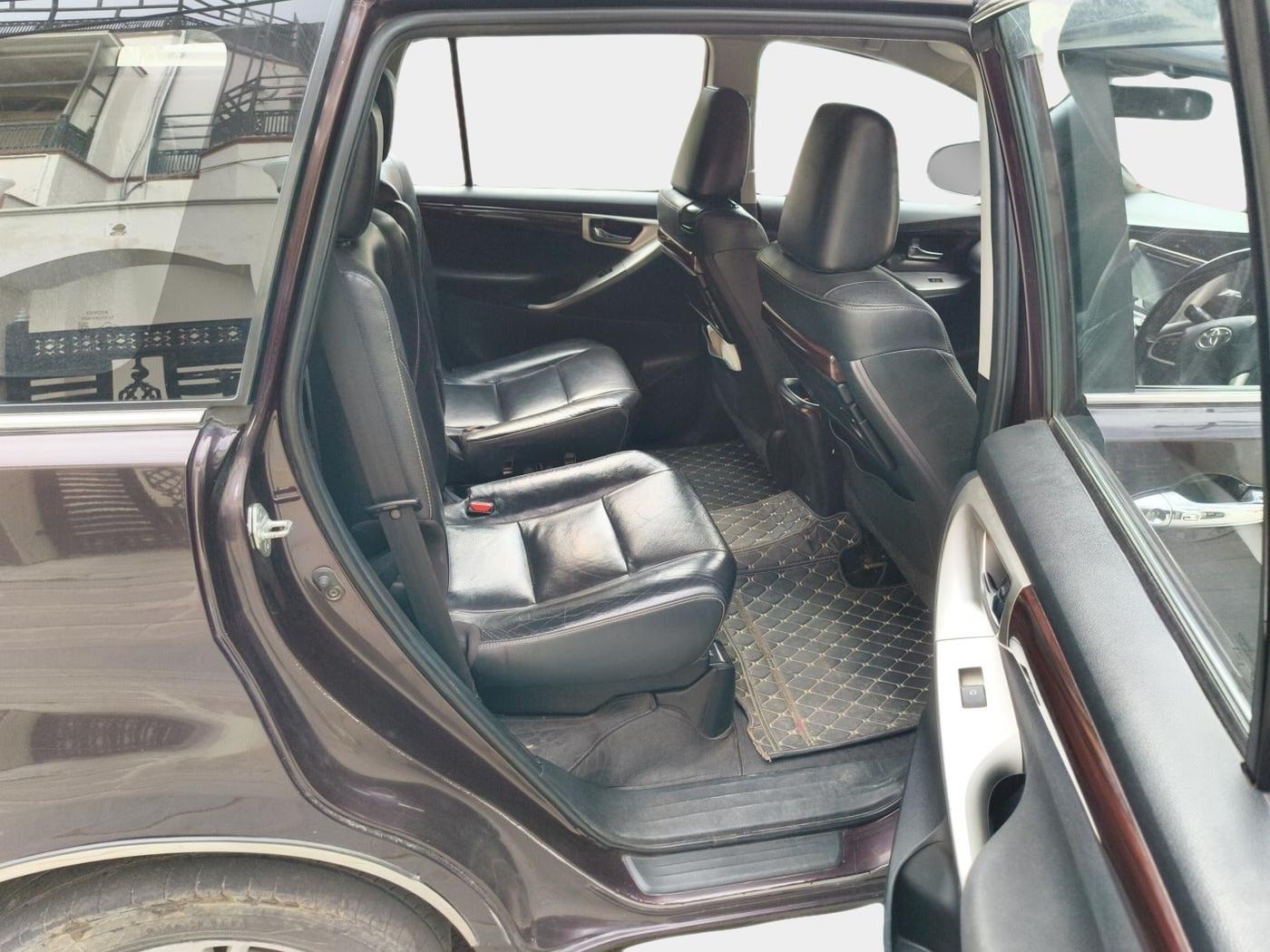 2016 Toyota Innova Crysta 2.4 ZX 7 STR, Diesel, Manual, 2,89,000 km, interior