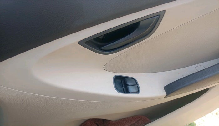 2013 Hyundai Eon MAGNA +, Petrol, Manual, 48,256 km, interior