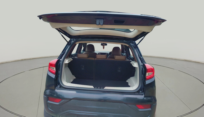 2020 Mahindra XUV300 W6 1.5 Diesel, Diesel, Manual, 1,14,712 km, exterior