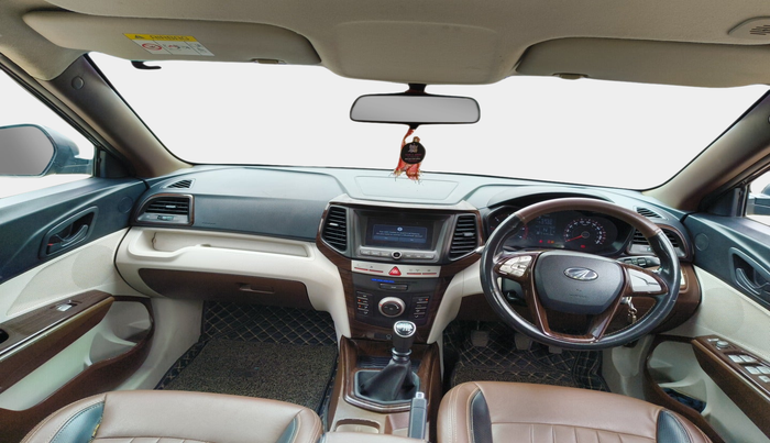 2020 Mahindra XUV300 W6 1.5 Diesel, Diesel, Manual, 1,14,712 km, interior