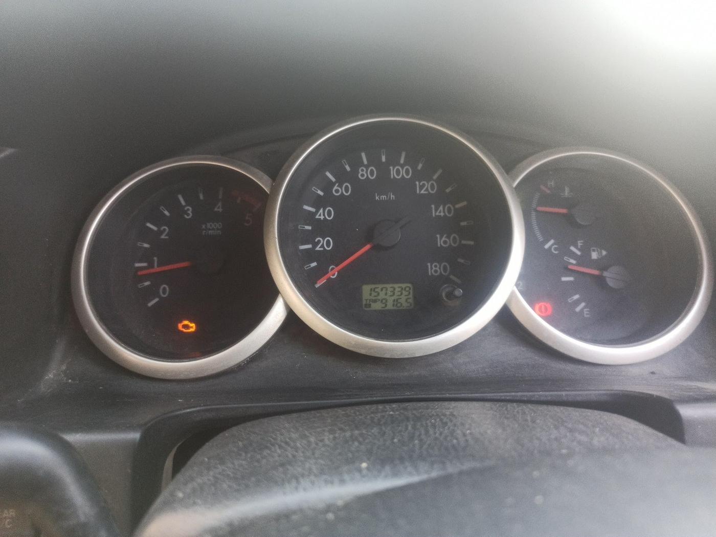 2011 Ford Endeavour 2.5L 4X2 AT, Diesel, Automatic, 1,57,339 km, interior