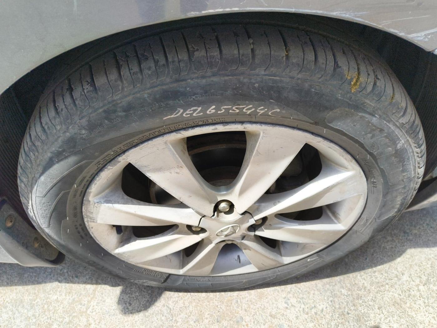 2011 Hyundai Verna FLUIDIC 1.6 CRDI SX, Diesel, Manual, 1,20,580 km, tyre