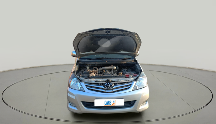 2011 Toyota Innova V 2.5 7 STR, Diesel, Manual, 2,01,484 km, exterior