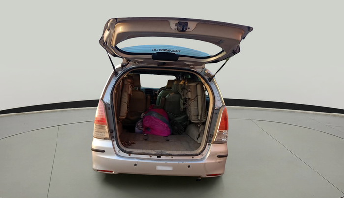 2011 Toyota Innova V 2.5 7 STR, Diesel, Manual, 2,01,484 km, exterior