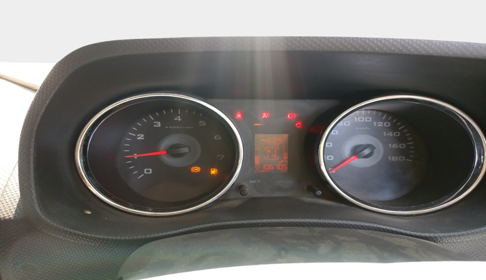2016 Mahindra TUV300 T8, Diesel, Manual, 1,06,705 km, interior