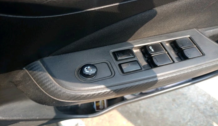 2018 Maruti Swift VXI, Petrol, Manual, 1,19,820 km, interior