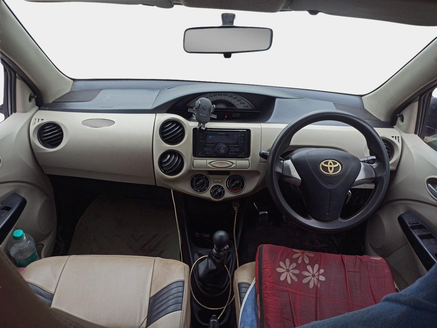 2012 Toyota Etios Liva GD, Diesel, Manual, 2,06,697 km, interior