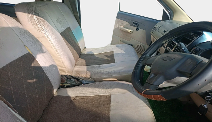 2015 Chevrolet Tavera NEO 3 LS 10 STR BS III, Diesel, Manual, 3,19,355 km, interior