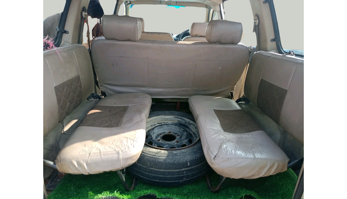 2015 Chevrolet Tavera NEO 3 LS 10 STR BS III, Diesel, Manual, 3,19,355 km, interior