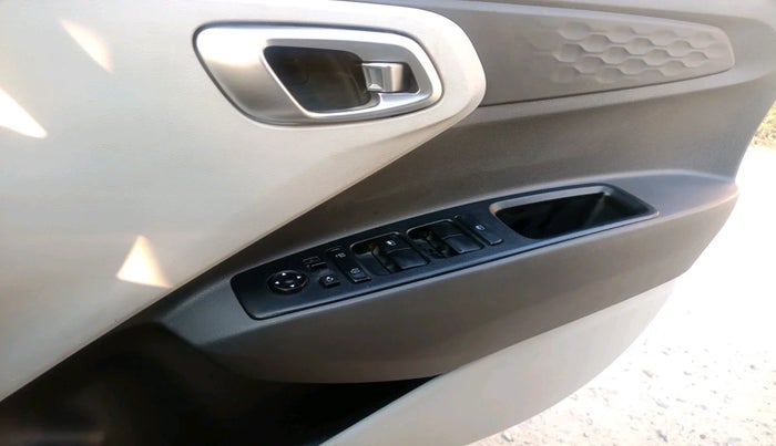 2020 Hyundai GRAND I10 NIOS SPORTZ AMT 1.2 KAPPA VTVT, Petrol, Automatic, 27,216 km, interior