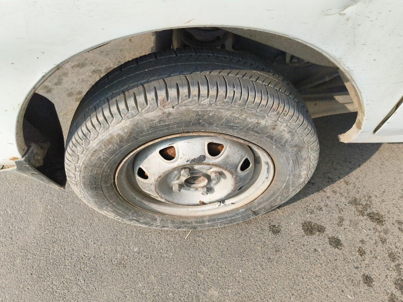 2013 Maruti Eeco 5 STR WITH A/C+HTR, Petrol, Manual, 82,351 km, tyre