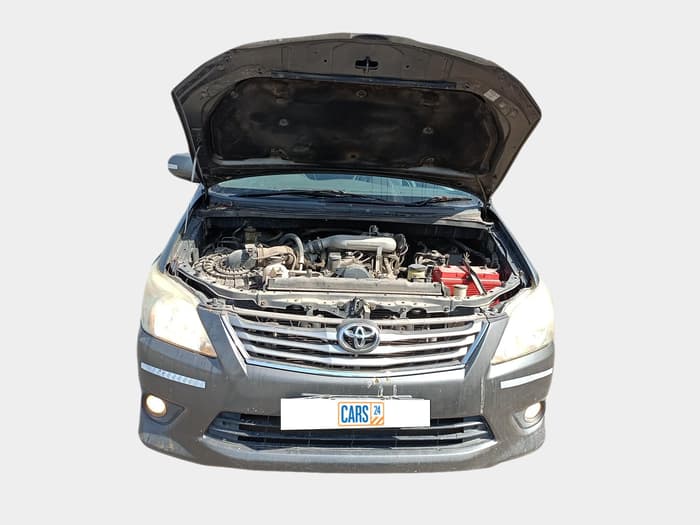 2013 Toyota Innova 2.5 VX 7 STR, Diesel, Manual, 75,273 km, exterior