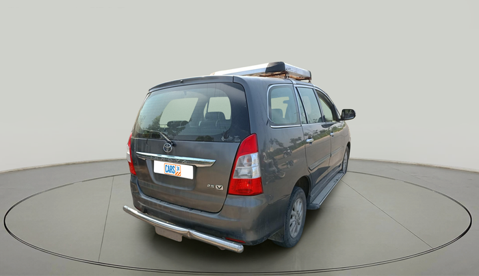 2013 Toyota Innova 2.5 VX 7 STR, Diesel, Manual, 75,258 km, exterior