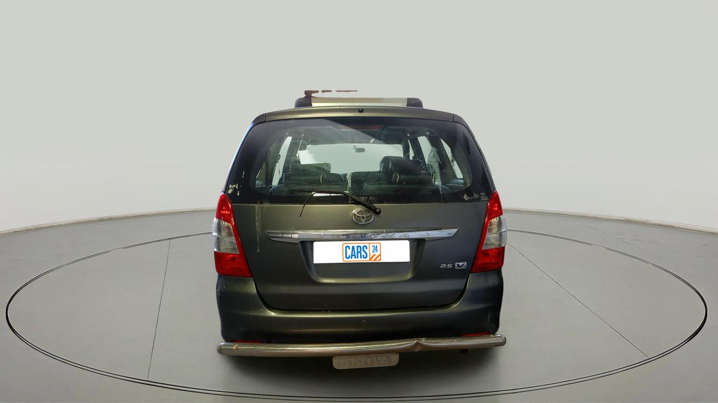 2013 Toyota Innova 2.5 VX 7 STR, Diesel, Manual, 75,273 km, exterior