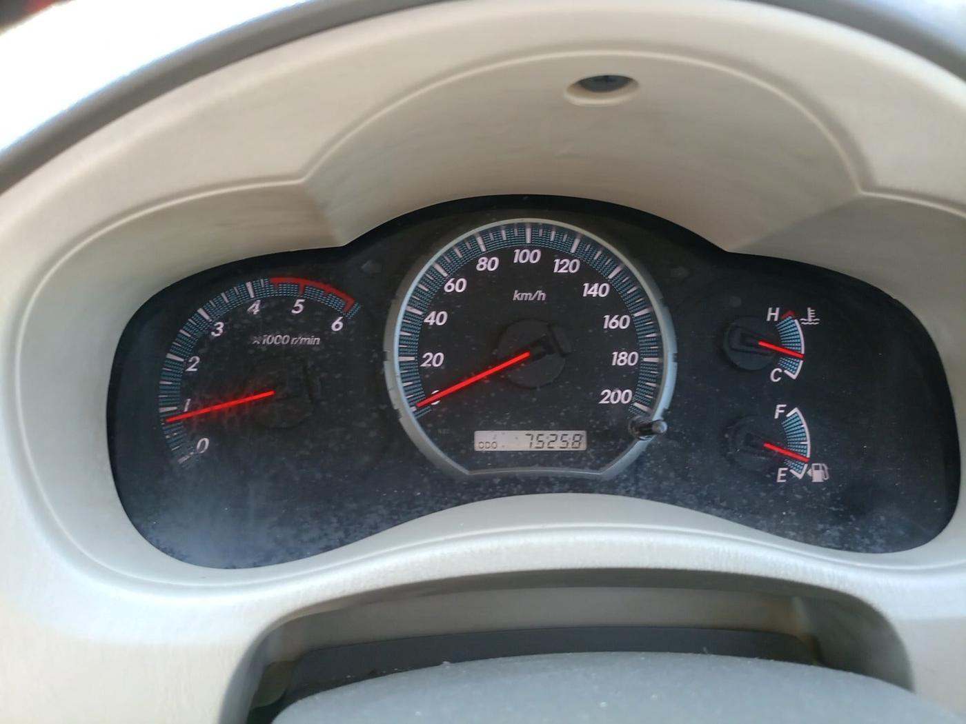 2013 Toyota Innova 2.5 VX 7 STR, Diesel, Manual, 75,273 km, interior