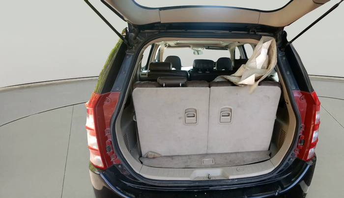 2015 Mahindra XUV500 W10, Diesel, Manual, 1,32,496 km, exterior