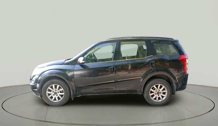 2015 Mahindra XUV500 W10, Diesel, Manual, 1,32,496 km, exterior