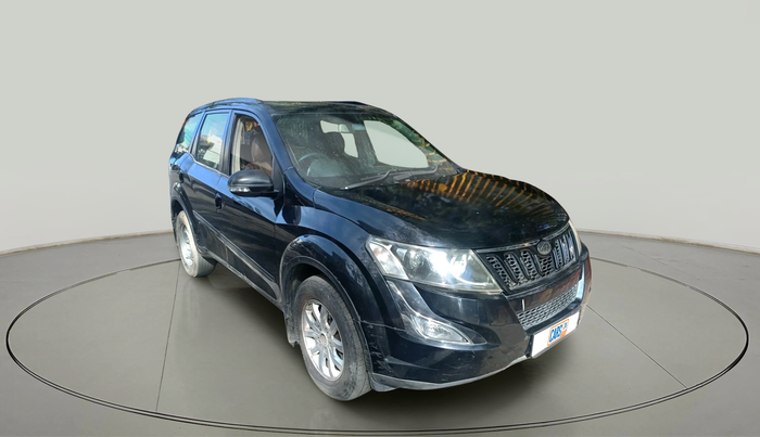 2015 Mahindra XUV500 W10, Diesel, Manual, 1,32,496 km, exterior